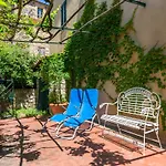 Romantic Getaway With Views Сasa de vacaciones